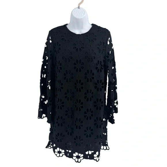 Tuckernuck NWT Black Lace Hutton Mini Dress – Size M – Bell Sleeve Shift Dress - Picture 2 of 10